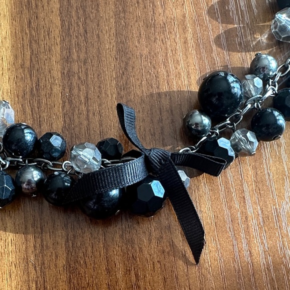 Elegant Black and Silver Beaded Necklace with Bow and Zebra Heart Accents 🌺 - Picture 4 of 7